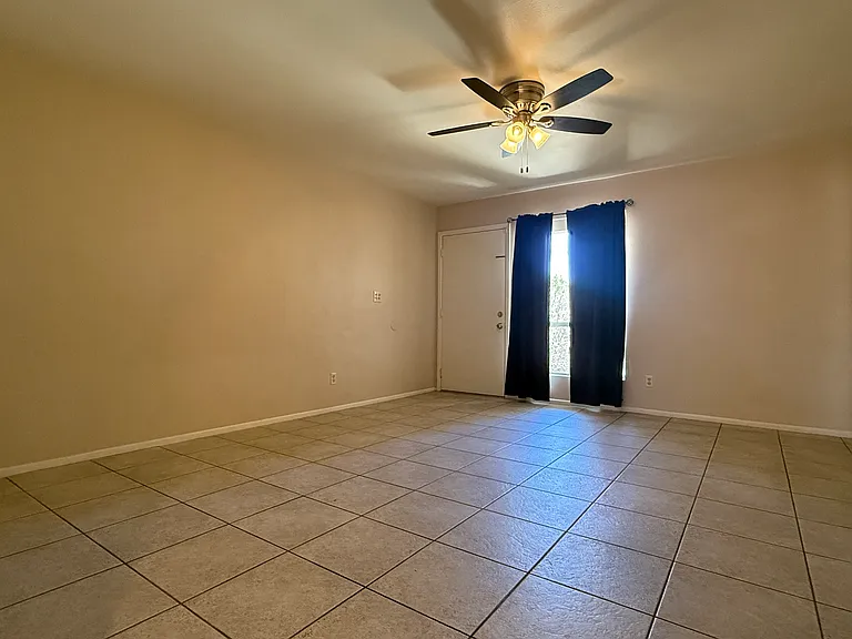 2231 W Fremont Dr — Photo 3