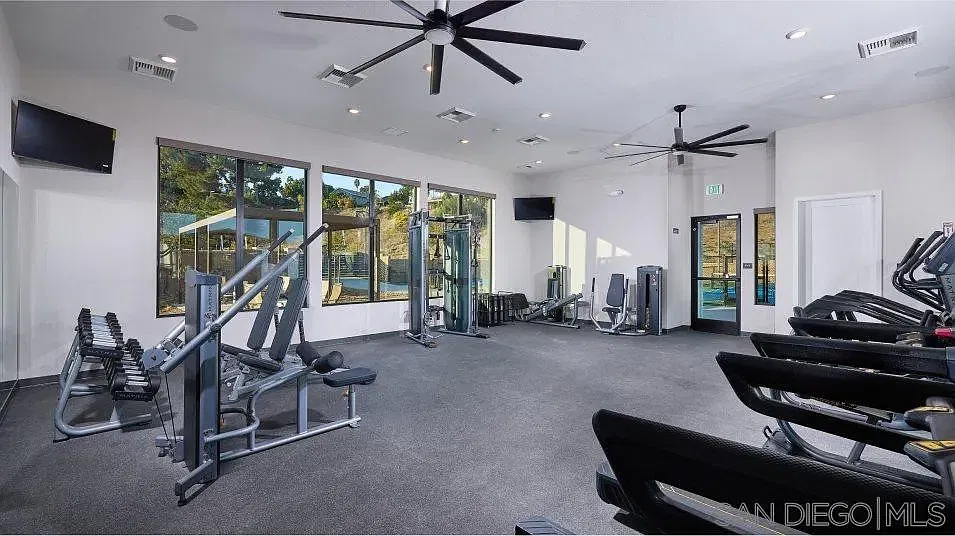 2 bed, 2.0 bath, 1199 sqft, $4,200 — Photo 3