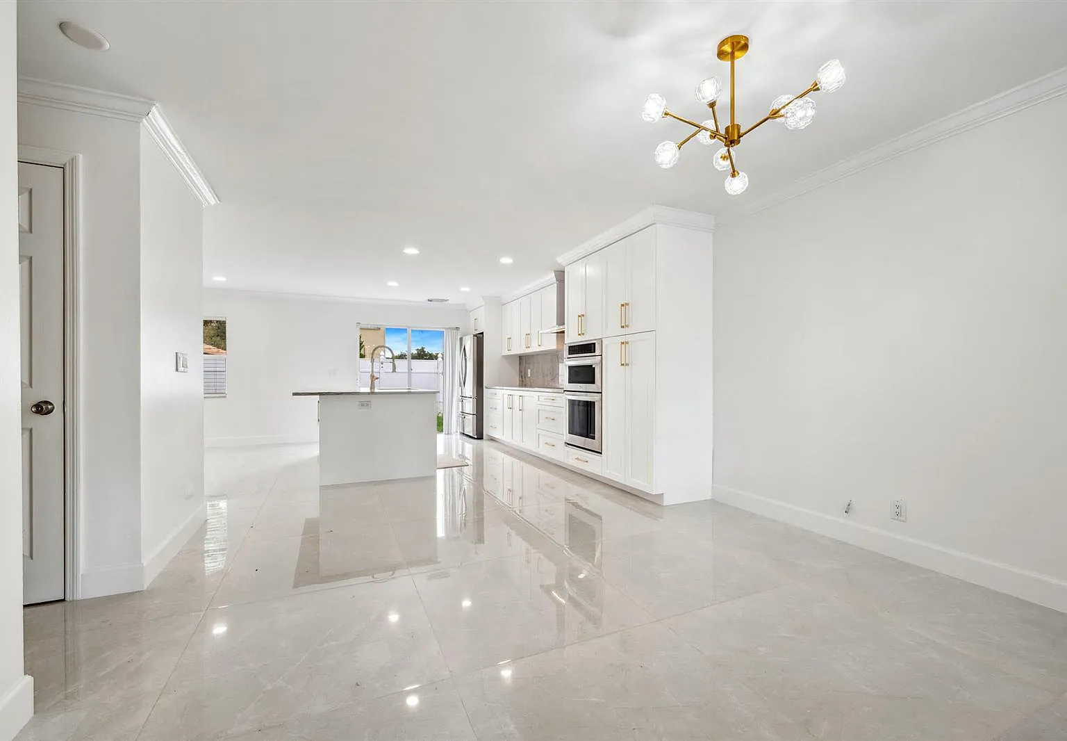 3 bed, 2.5 bath, $3,000 — Photo 4