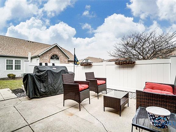 5th image of 2236 Fox Run Cir #U12-45
