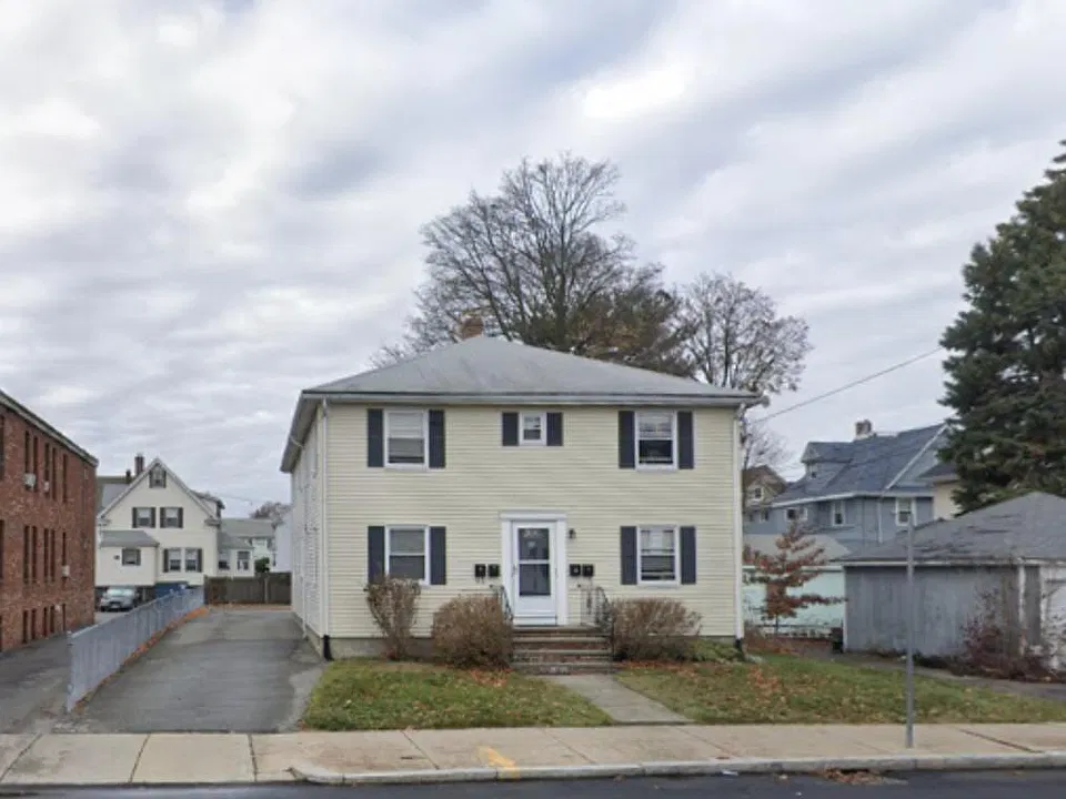 49 Woodbine St
