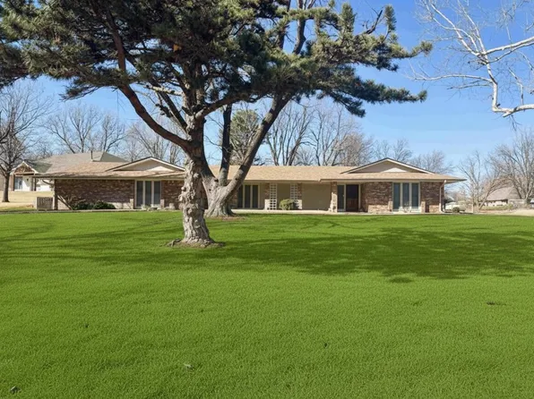 2502 Wildwood Dr, Enid, OK 73703