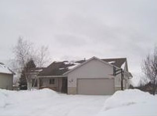 994 Crestview Ln NE, Owatonna, MN 55060
