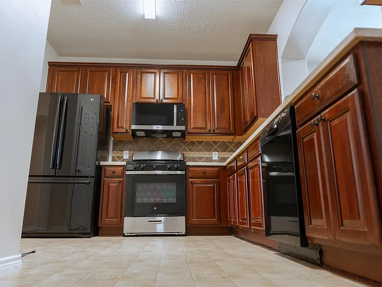 1902 Vernal Glen Cir — Photo 9