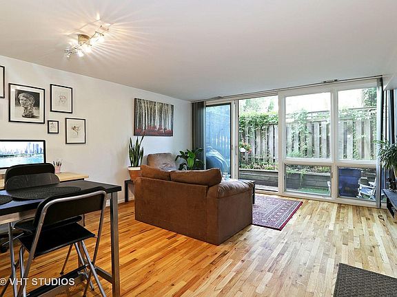2nd image of 2134 N Lincoln Ave #1A