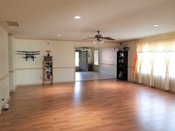 5th image of 2935 Laura Lynn Ln