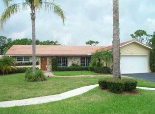 20851 Soneto Dr, Boca Raton, FL 33433
