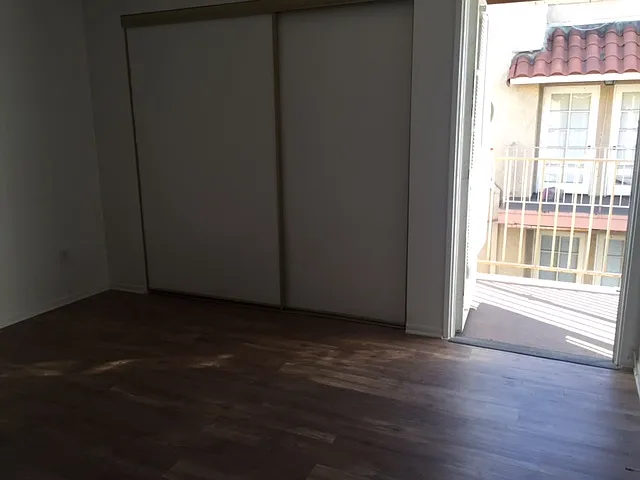 1627 N Fair Oaks Ave — Photo 12