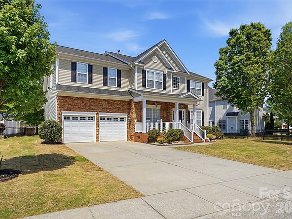 3rd image of 509 Evening Mist Dr