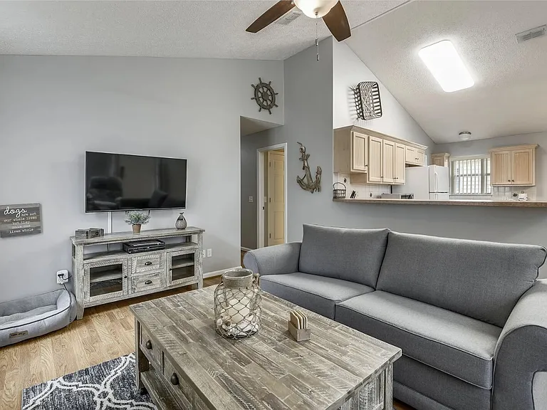 11815 Seashore Ln — Photo 8