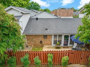 2542 Shady Ridge Dr, Bedford, TX 76021