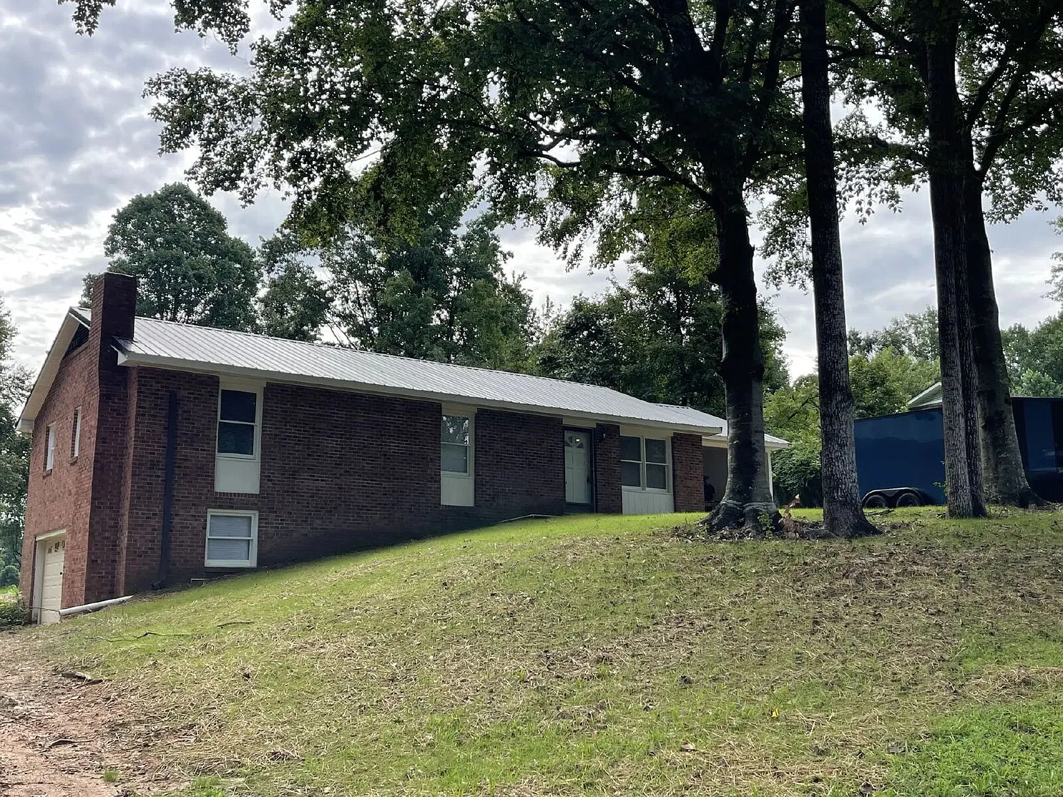 3 bed, 2.0 bath, $2,350 — Photo 1