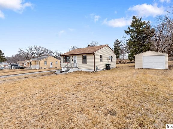 4th image of 3917 N 41st St
