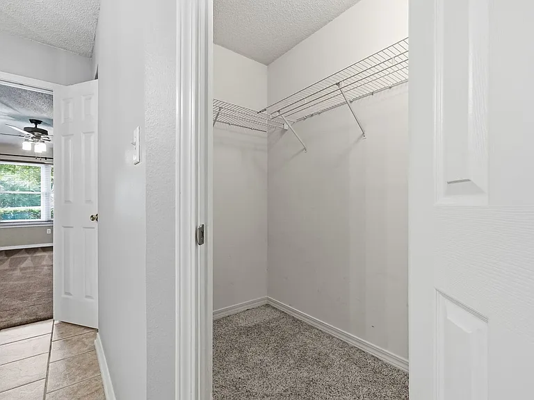 1243 Jefferyscot Dr — Photo 35