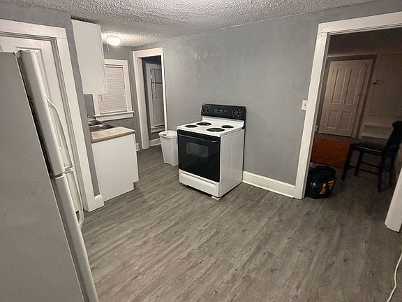 3rd image of 210 Market St #2