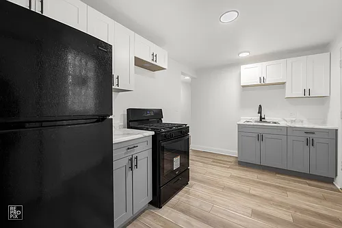 7655 S May Chicago, IL 60620 Photo 1