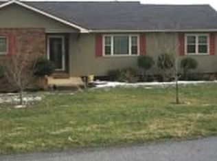 136 Lakeview Ln, Gray, TN 37615