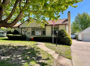 5 Colonial Cir, Storm Lake, IA 50588