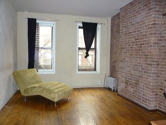 2nd image of 333 E 92nd St