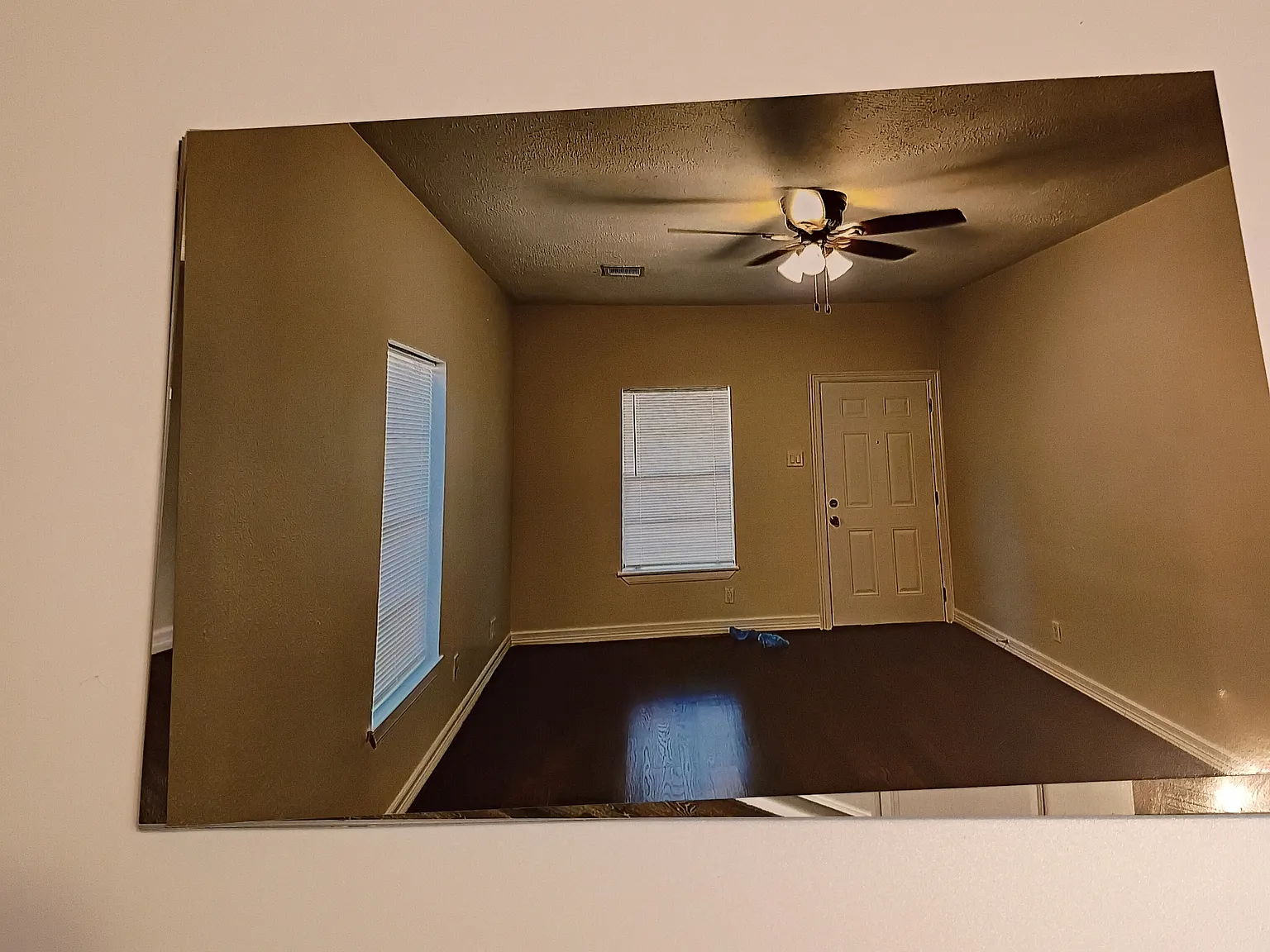 3 bed, 1000 sqft, $1,600 — Photo 4