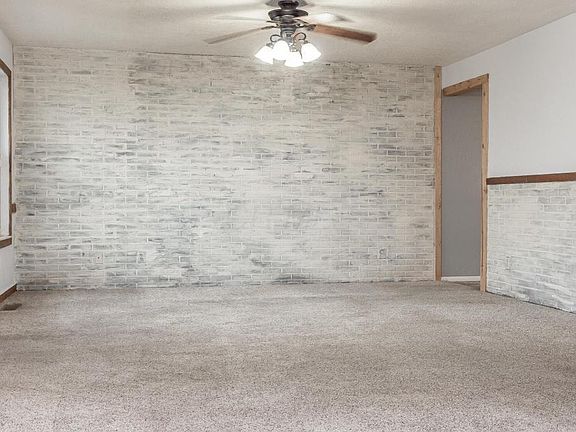 2nd image of 943 Fairfield Ave
