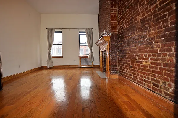 Rented by City Stop Realty | media 2