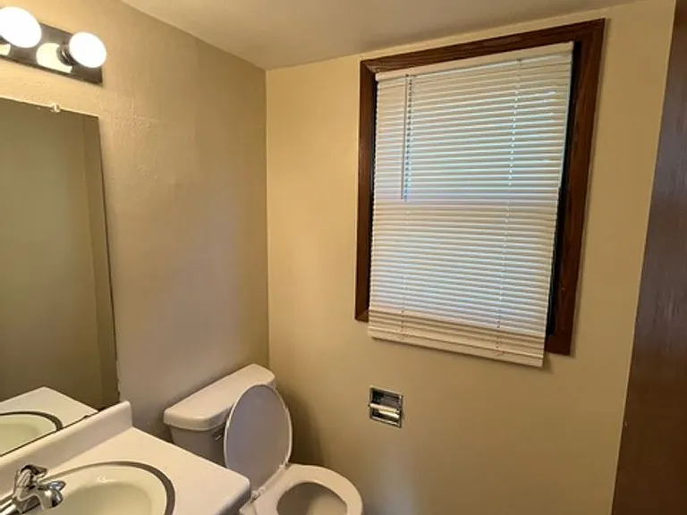 605-607 Margate Dr — Photo 4