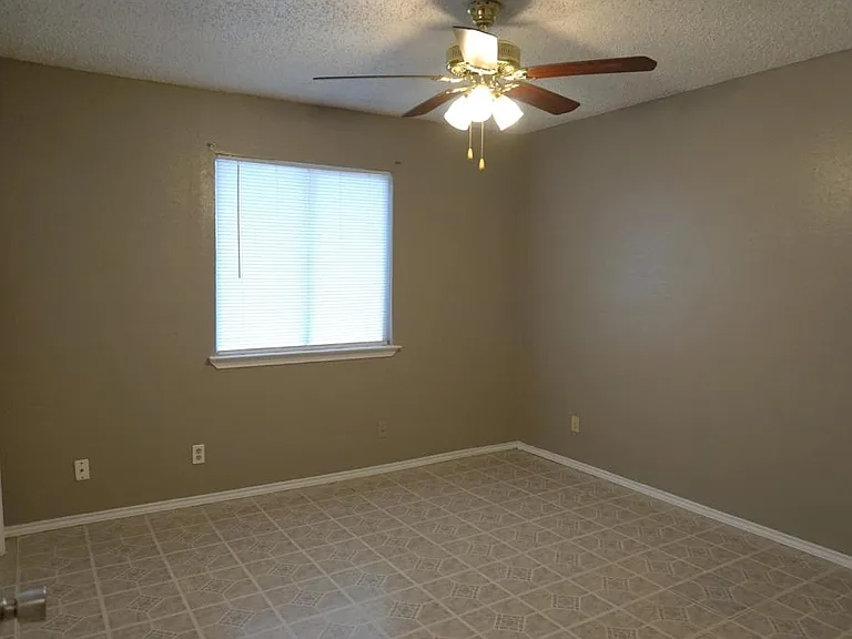6320 Waddesdon Wood — Photo 14