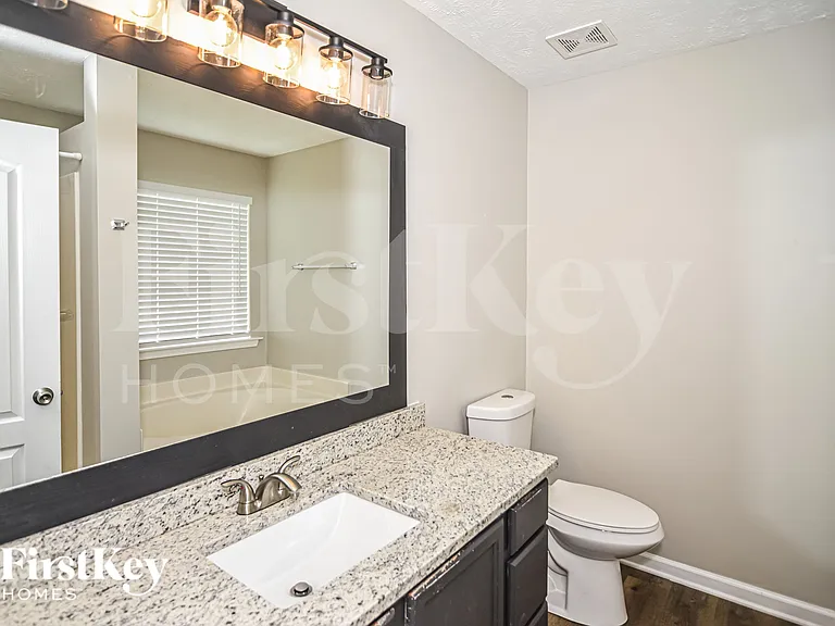 5048 Singing Hills Dr — Photo 12