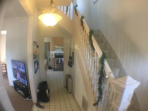 5th image of 919 23rd Ave