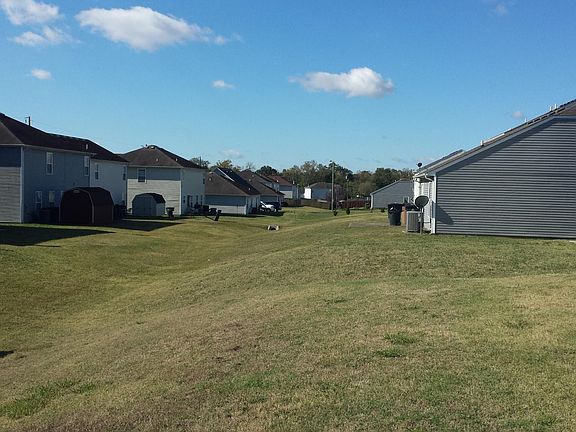 2nd image of 2821 Creekbend Dr