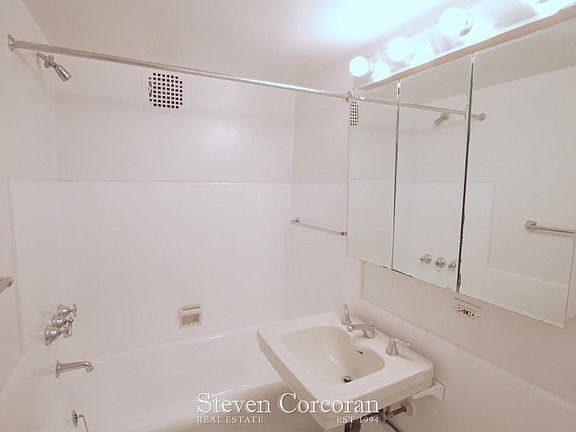 5th image of 5 Tudor City Pl APT 1501