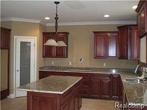 3rd image of 6398 Glenbrooke Dr