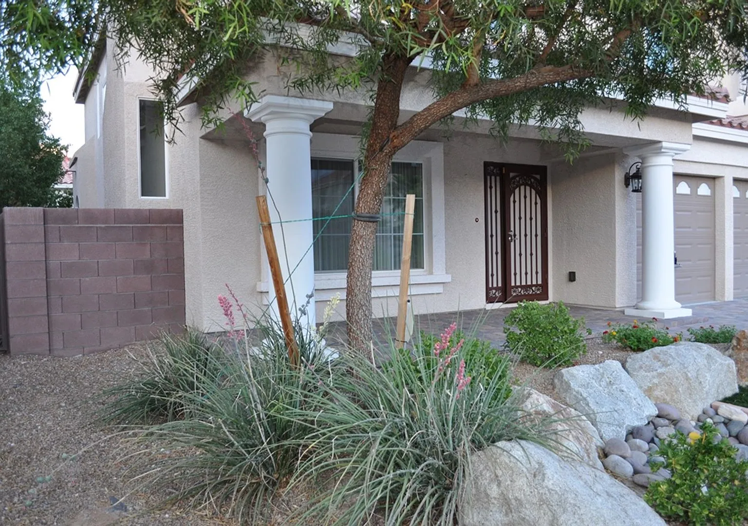 Amazing 2 Story Home in a Cul De Sac. — Photo 3