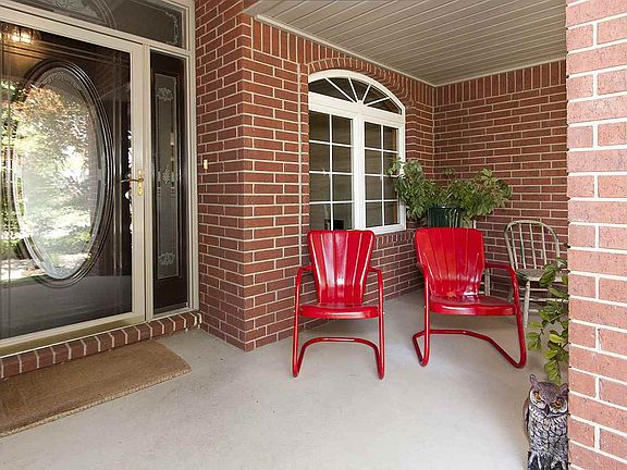 3rd image of 2801 Stoney Brook Ln
