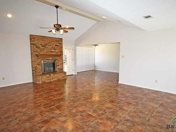 4th image of 618 Winchester Dr