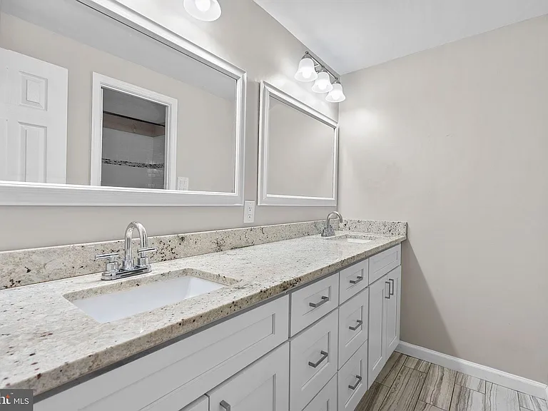 2110 Whisperwood Glen Ln — Photo 17