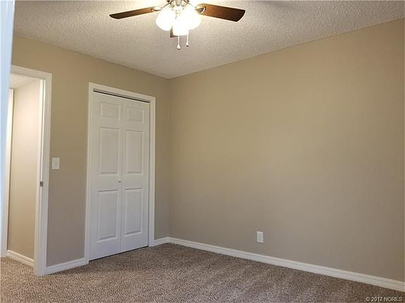 5th image of 1304 S Poplar Pl
