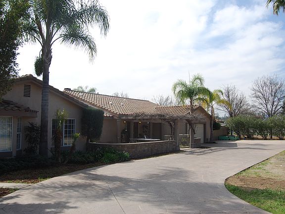 3rd image of 1418-20 Hanson Ln