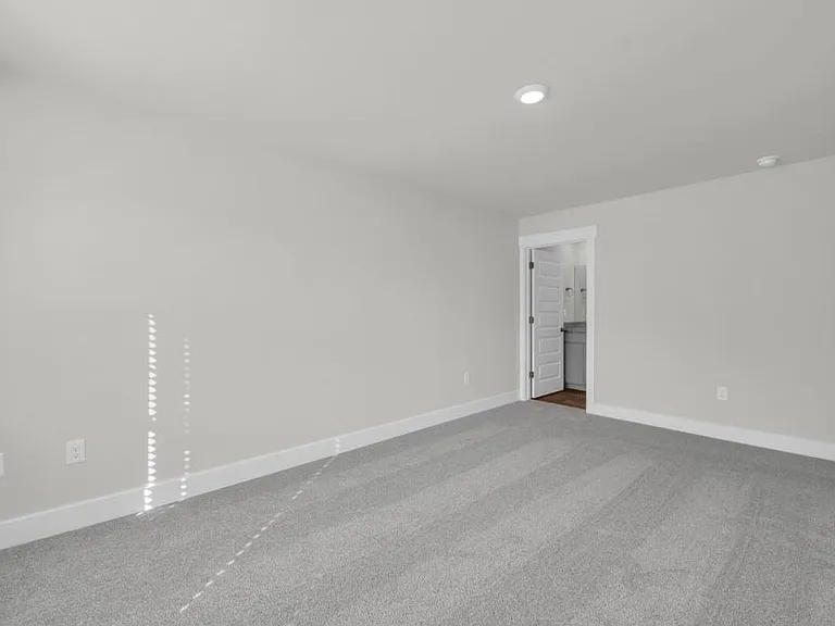 123 Grassland Rd S — Photo 17
