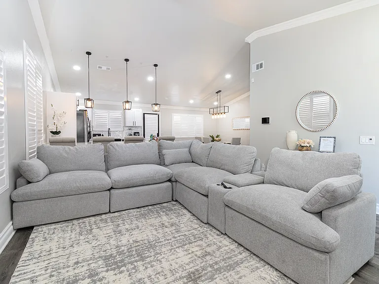 4302 Shetland Ln — Photo 5