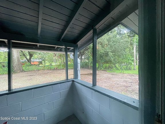 5th image of 2803 E Hickory Cir
