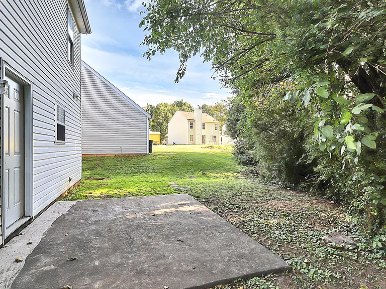 1215 McAllister Dr — Photo 31
