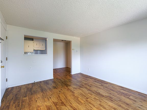 5th image of 2455 Bryant St #Street8