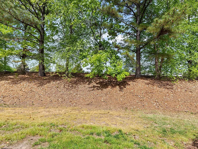 120 Point Comfort Ln — Photo 41