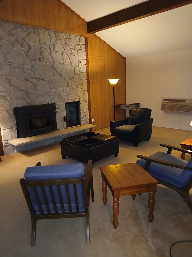 HS01 — Photo 2