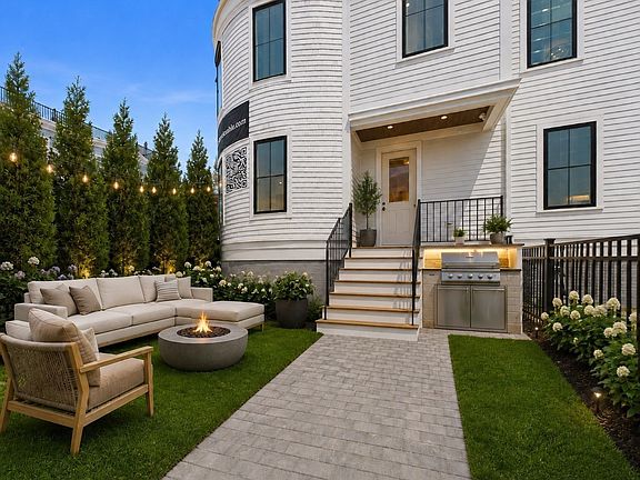 4th image of 1674 Columbia Rd #1
