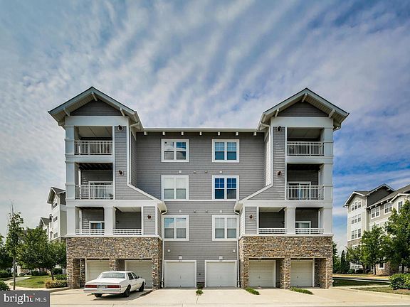 5th image of 12828 Clarksburg Square Rd Unit 302