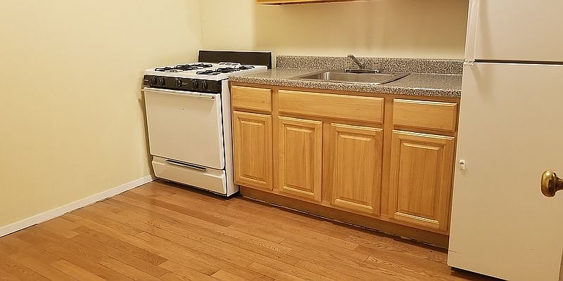 1st image of 1629 2nd Ave APT 3N