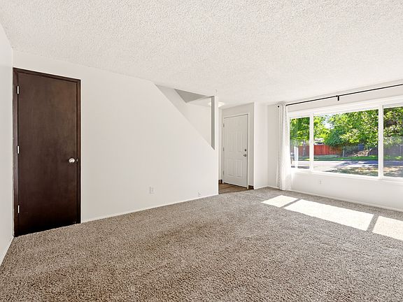 5th image of 182-184 SW Wallula Ave